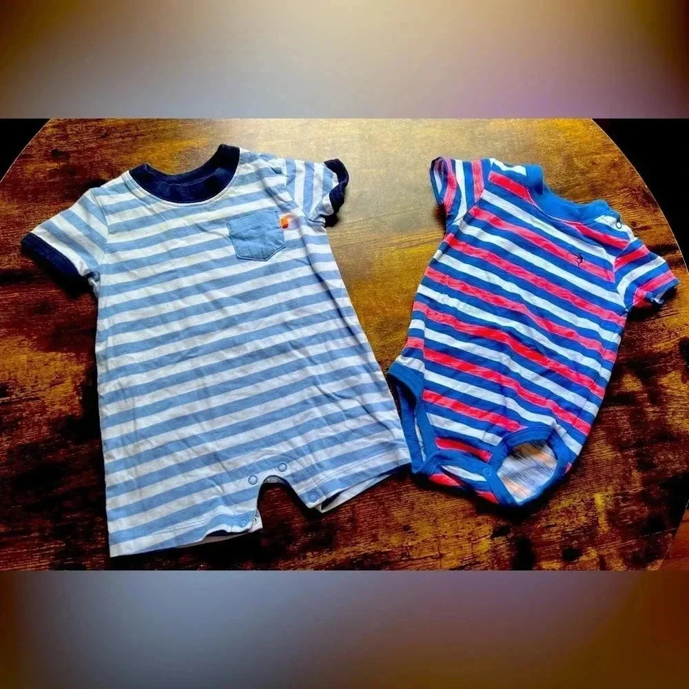 BUNDLE: Carter’s | 2- boys one piece outfits. Size: 6M/9M​